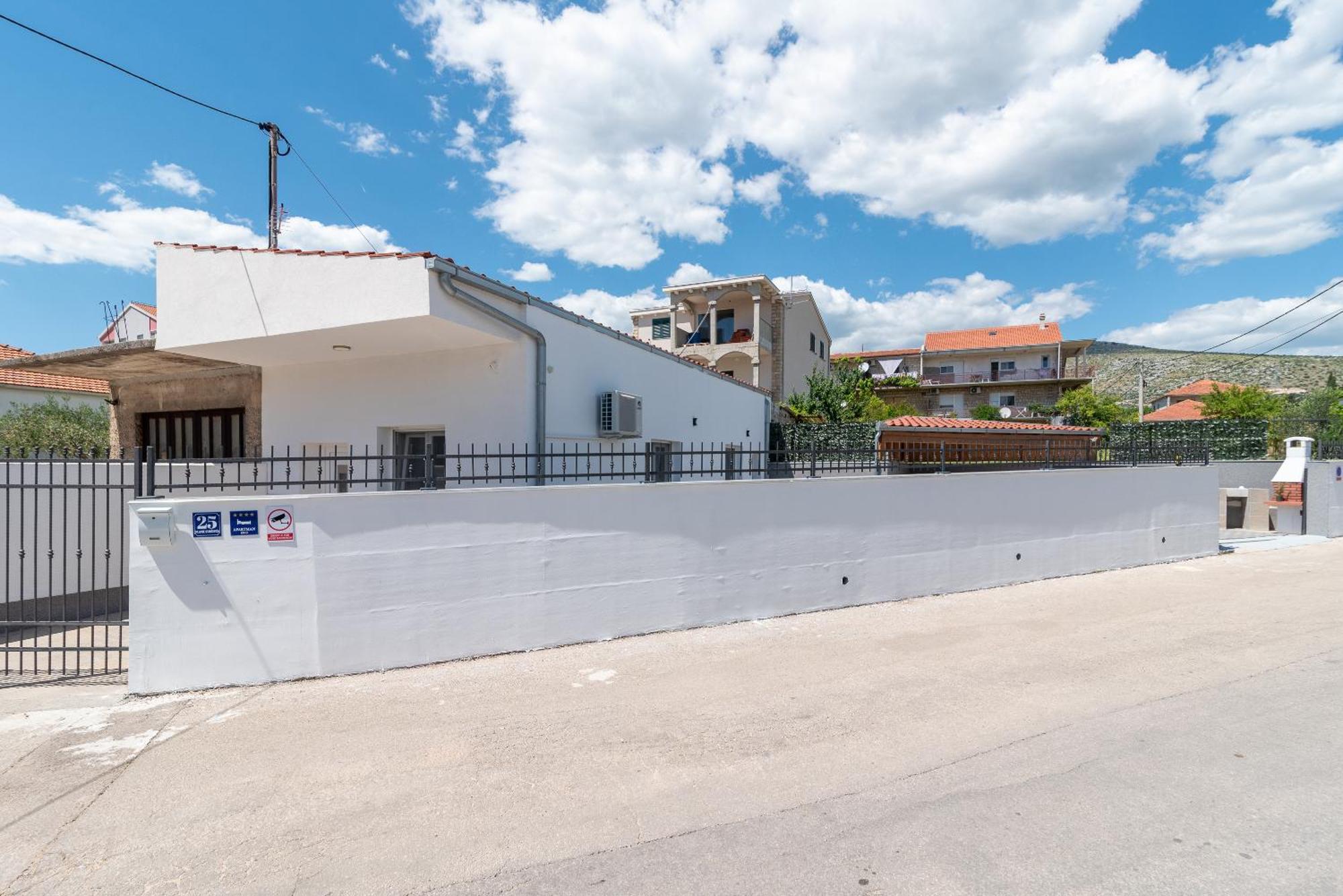 Apartman Dino Τρογκίρ Εξωτερικό φωτογραφία